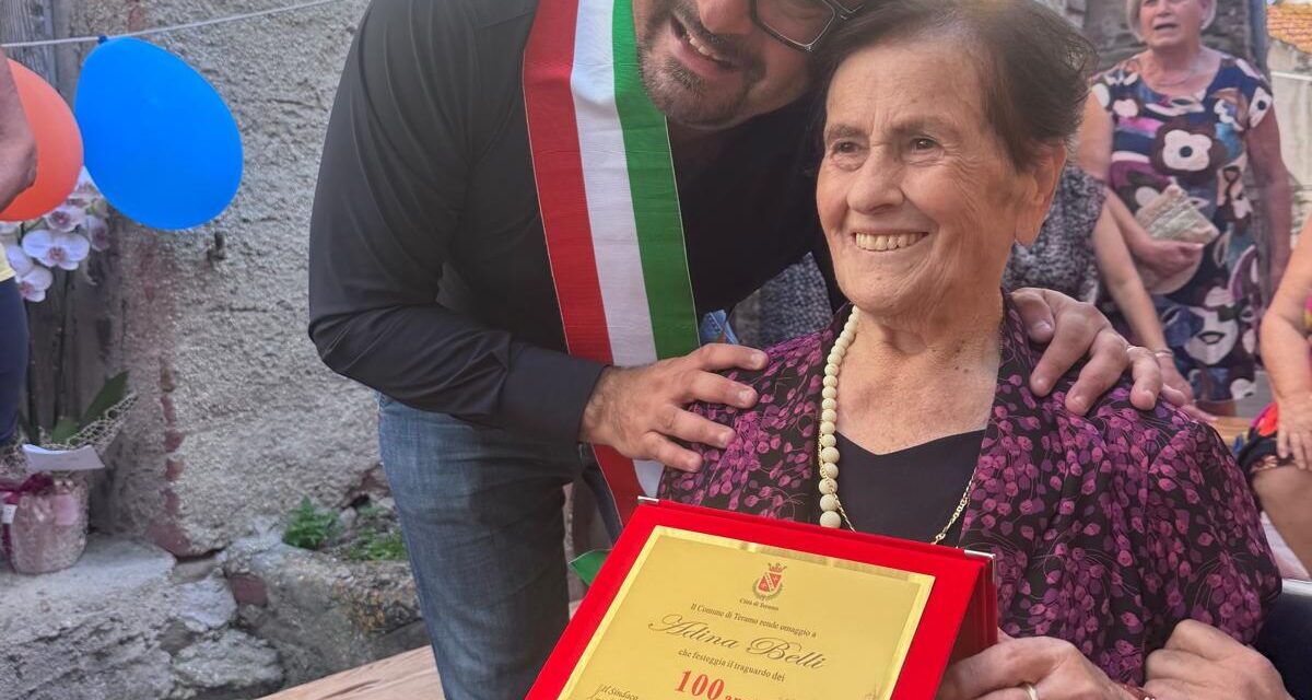 Forcella in festa per il secolo di vita di Adina Belli