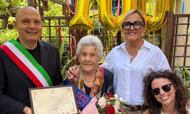 Pineto, omaggio del Comune a Lidia Giannangelo per il secolo di vita