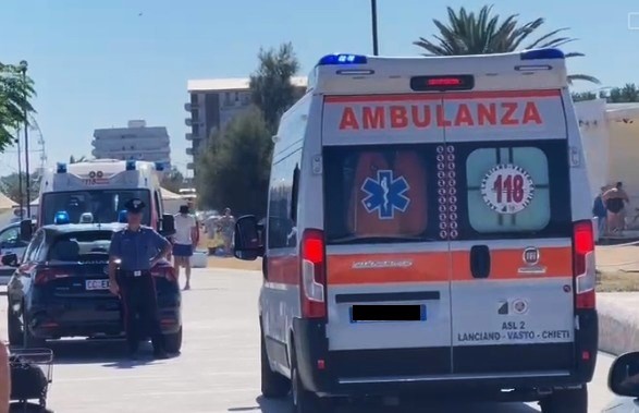 Malore in spiaggia a Giulianova, muore turista di 87 anni