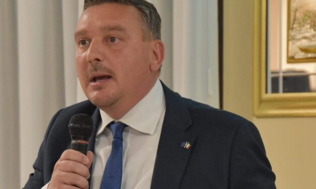 Silvi, il sindaco ritira gli incarichi a Valloscura