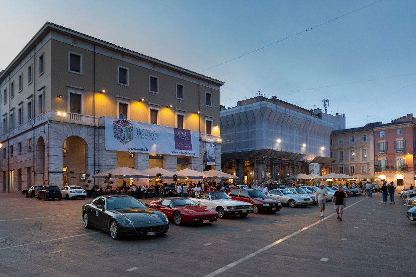 Auto storiche in passerella tra Morro d’Oro e Teramo
