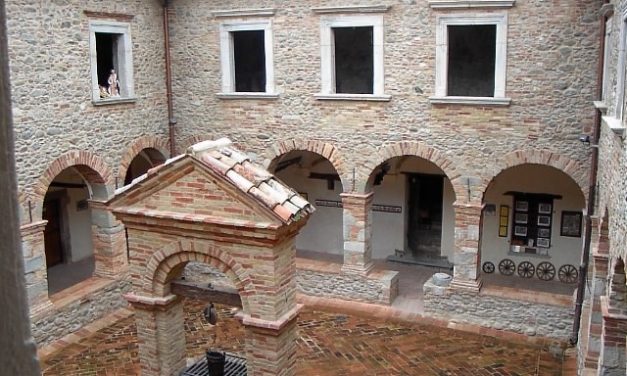 “Libri dal vivo…nel Chiostro” a Montorio al Vomano