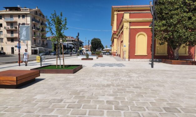Teramo, inaugurata la nuova piazza davanti alla stazione