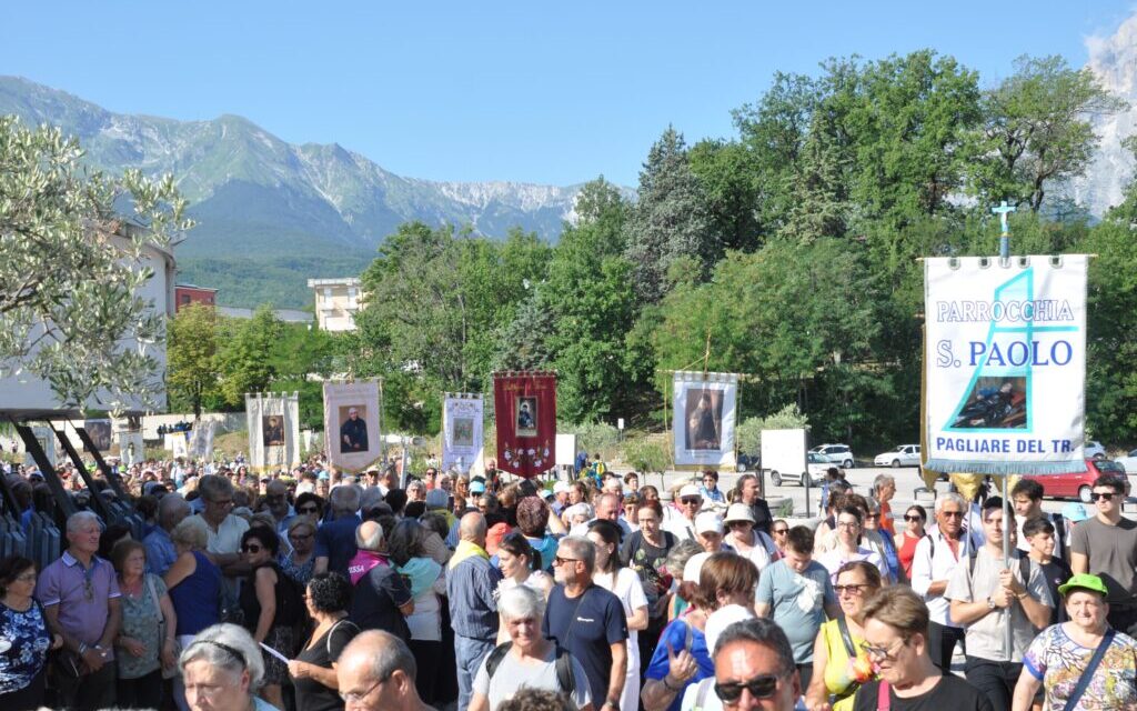 San Gabriele, grande afflusso di fedeli per la festa del pellegrino