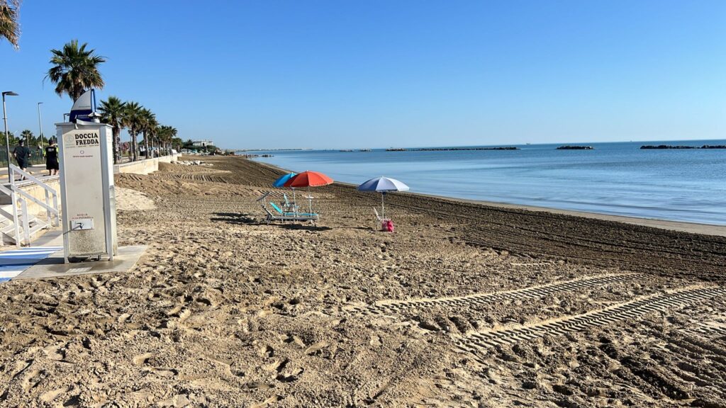 Roseto, spiagge ripristinate prima del pieno dell’estate