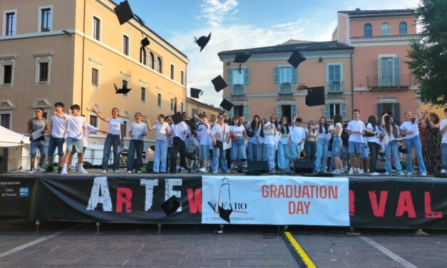 Teramo, in piazza la festa di fine ciclo per gli studenti