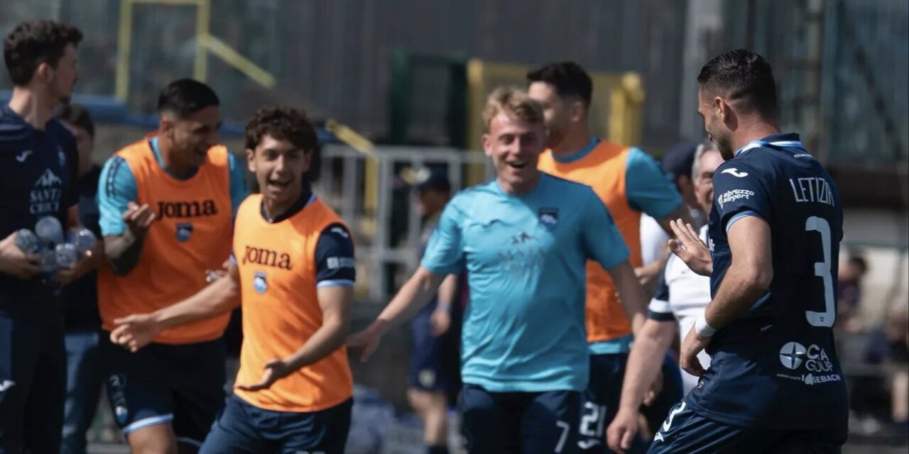 Pescara, rifinitura a porte chiuse: il tecnico cambia diversi uomini