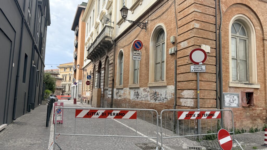 Teramo, viabilità modificata per il cantiere alla scuola Savini