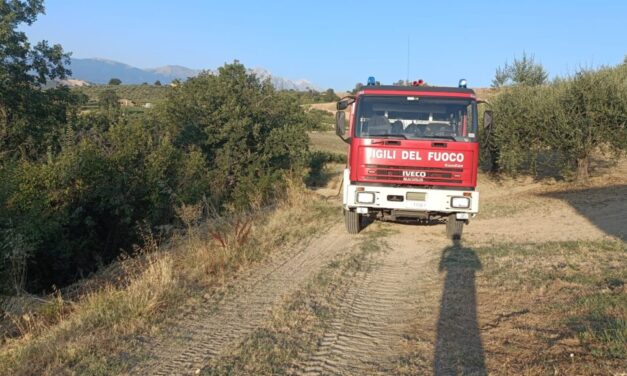 Roghi nell’entroterra teramano, doppio intervento dei pompieri