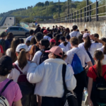 Giovani in spiaggia a Ortona per pulire il Lido dei Saraceni