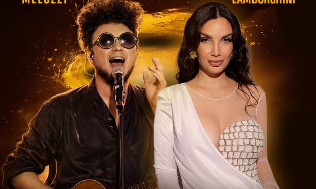 Notte dei Serpenti, Elettra sul palco da conduttrice