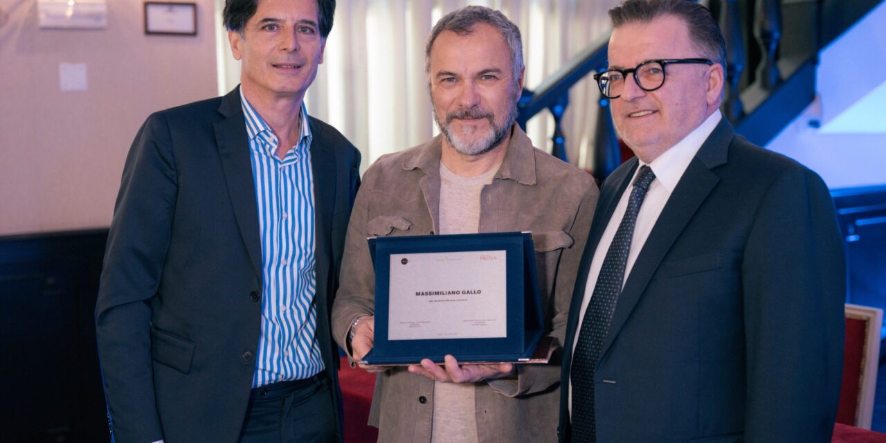 Al Marrucino Massimiliano Gallo premiato dopo la tournée