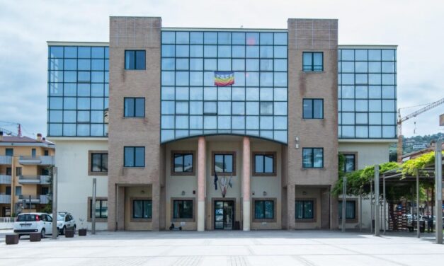 Roseto, fondi per gli interventi: la maggioranza difende le scelte