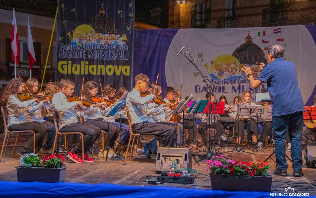 Bande e majorettes, Giulianova apre il festival internazionale