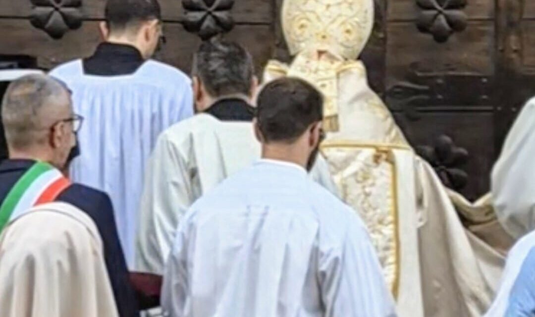 Atri rinnova il rito della Porta Santa nella settimana dell’Assunta