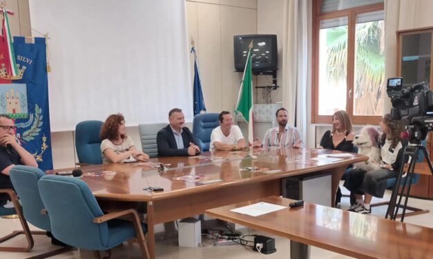 Silvi, serata dedicata ai cani in Piazza dei Pini
