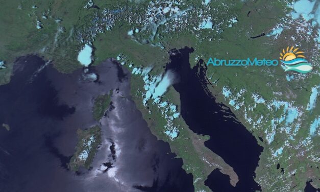 Caldo e afa sulla costa teramana, temporali sui rilievi