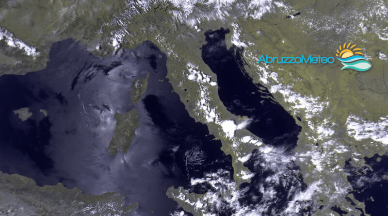 Caldo in arrivo, costa teramana stabile: temporali sui rilievi