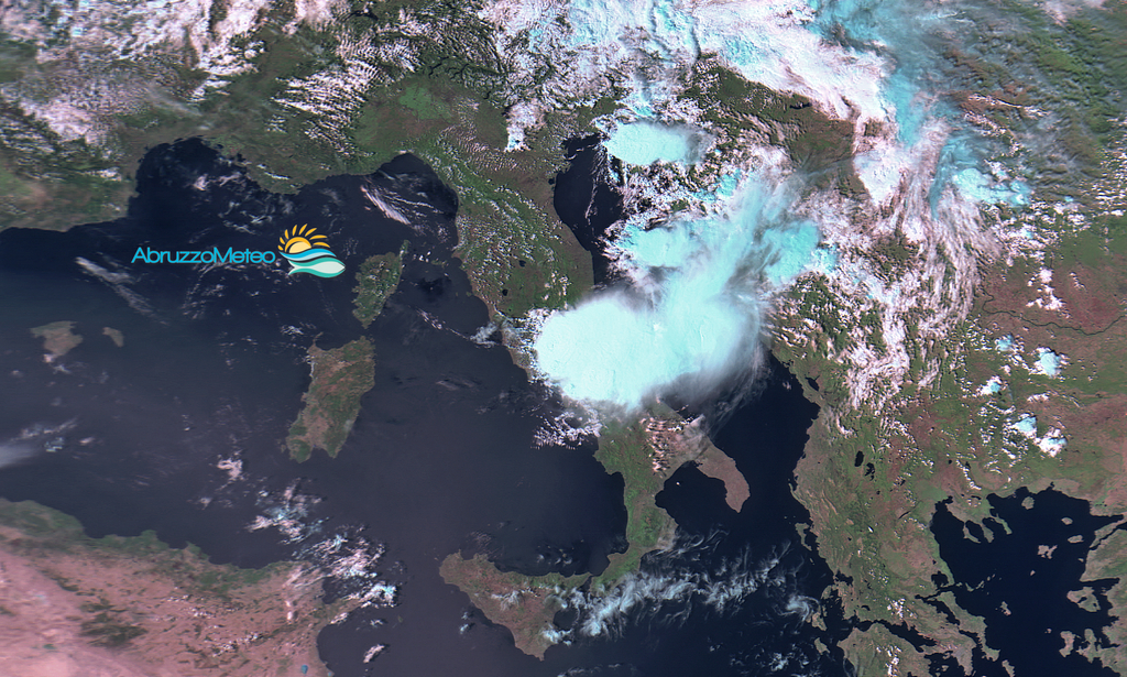 Caldo in aumento anche nel Teramano, afa sulla costa