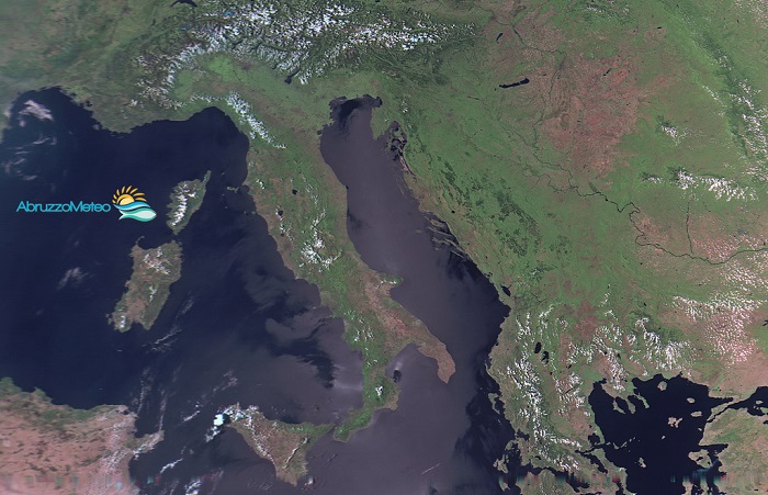 Giovedì di sole e afa sulla costa teramana