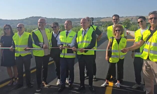 Ancarano, torna percorribile il ponte storico sul Tronto