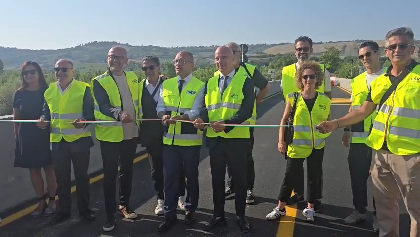 Ancarano, torna percorribile il ponte storico sul Tronto