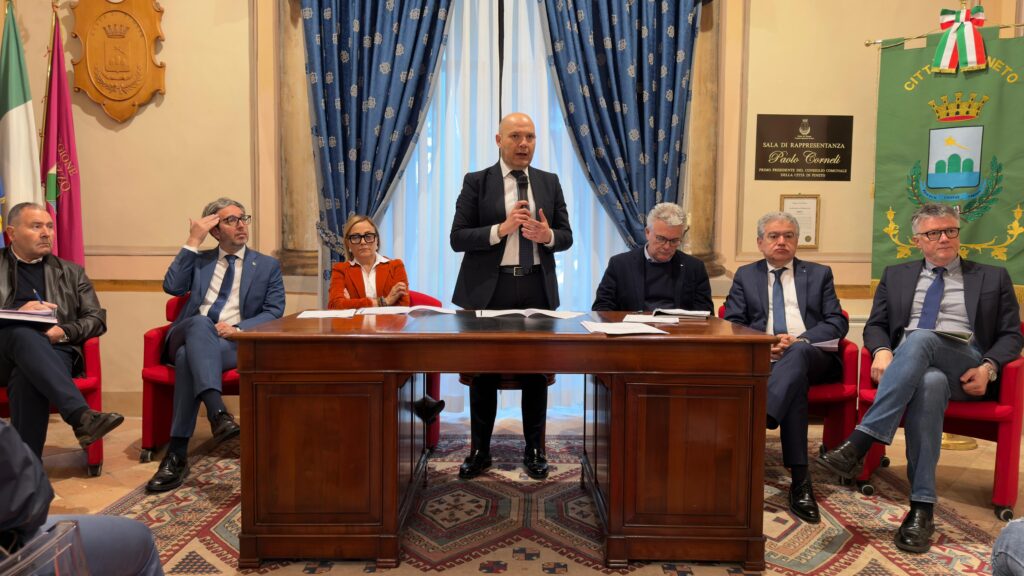 Rifiuti sull’arenile, iniziativa regionale per i Comuni