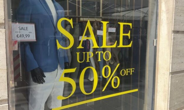 Saldi al via anche nel Teramano, negozi tra attese e timori