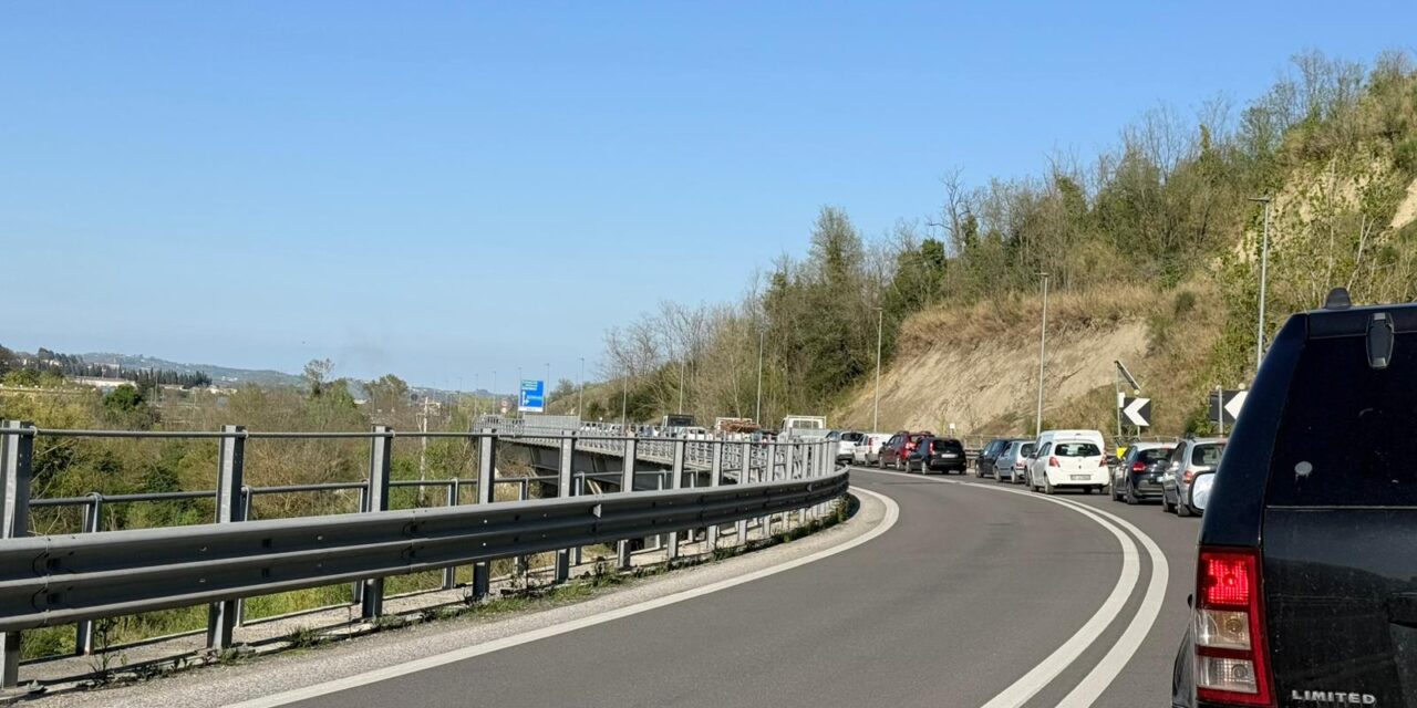 Cantieri e code a Teramo, traffico in forte sofferenza