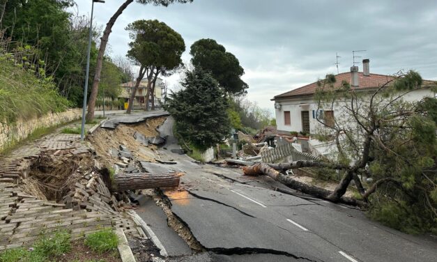 Silvi, la frana resta attiva: rinviato il rientro nelle case