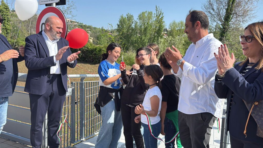 Teramo, aperto il nuovo passaggio tra parco fluviale e città