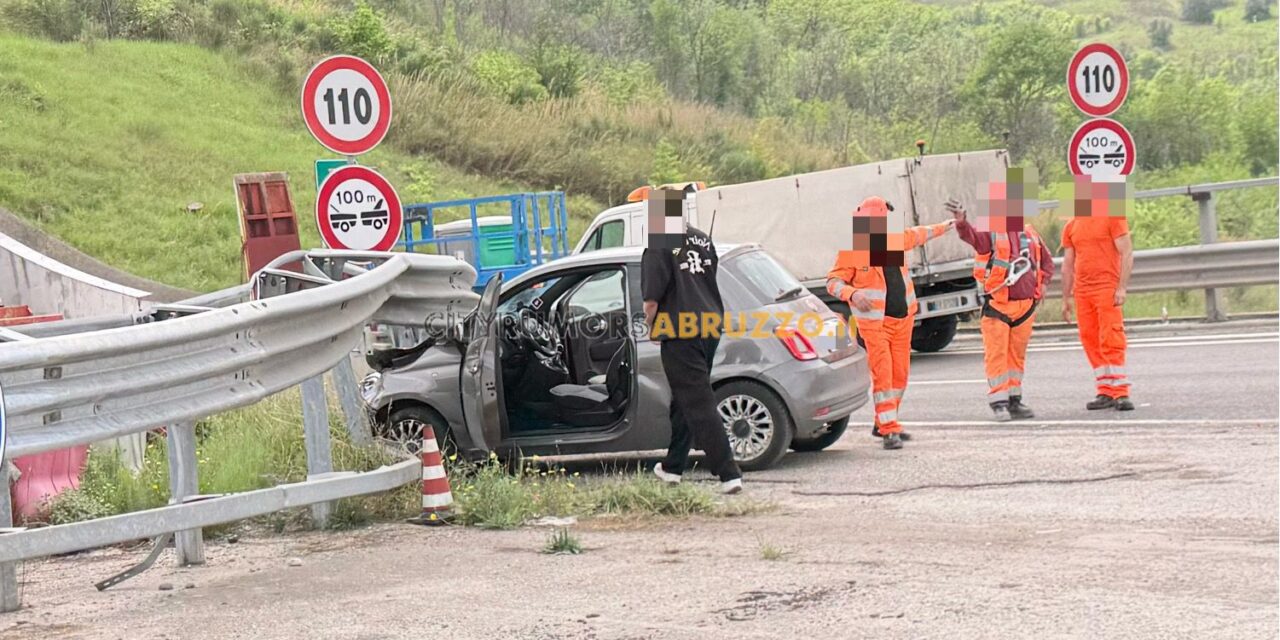 Incidente sull’A24 a Collurania, auto contro il guardrail