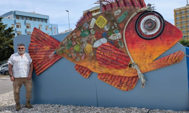 A Montesilvano nasce un pesce gigante fatto di materiali recuperati