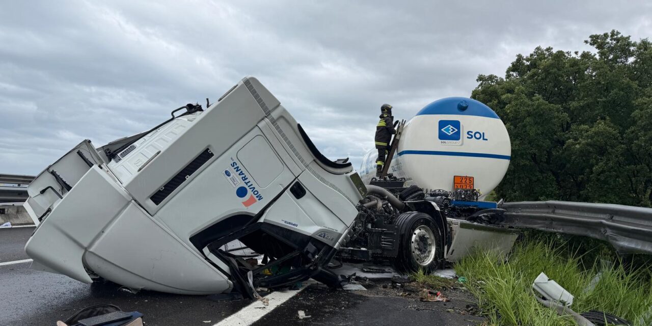 A14, ribaltamento di un’autocisterna tra Silvi e Città Sant’Angelo