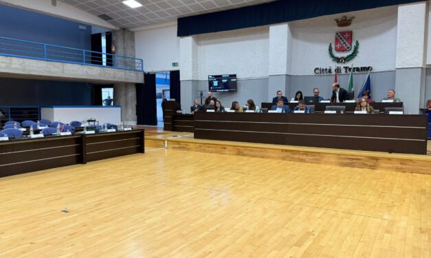 Teramo, question time rinviato: aula senza quorum