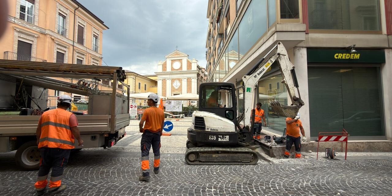 Guasto elettrico in centro a Teramo, chiusa via Nazario Sauro