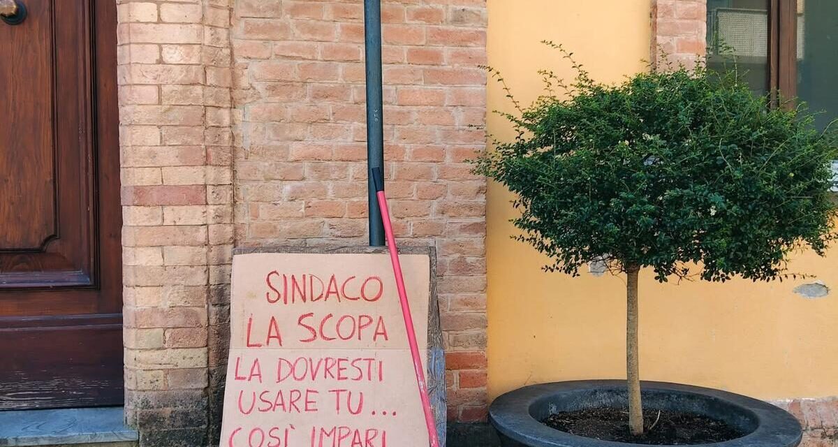 Montorio, protesta simbolica dopo le parole contestate
