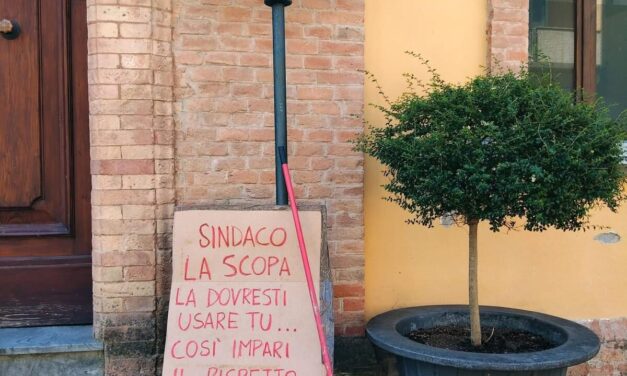 Montorio, protesta simbolica dopo le parole contestate