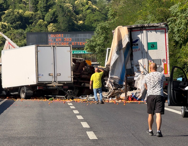 Scontro sulla A14, viabilità in tilt verso il Teramano