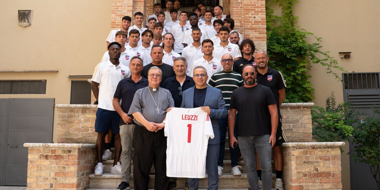 Teramo Calcio, visita al vescovo prima del via alla stagione