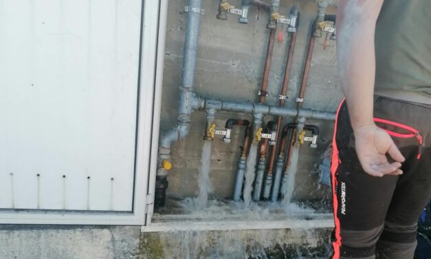 Atri, errore nei collegamenti a Fontanelle: acqua finisce nel gas