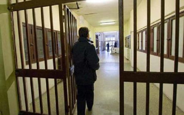 Detenuto di 25 anni muore nel carcere di Castrogno