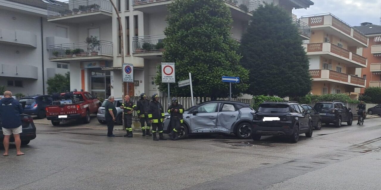 Scontro tra due auto ad Alba Adriatica, feriti in via Duca degli Abruzzi