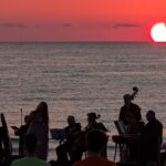 Silvi, in 400 sulla spiaggia per il concerto all’alba