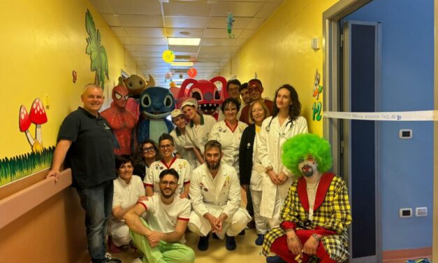 Pediatria del Mazzini, una mattina di sorrisi con i supereroi
