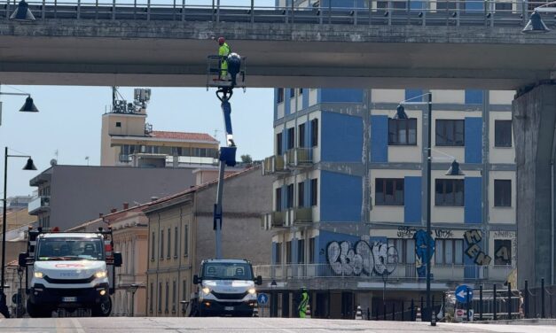 Pescara, ponte d’Annunzio chiuso per verifiche dopo distacchi