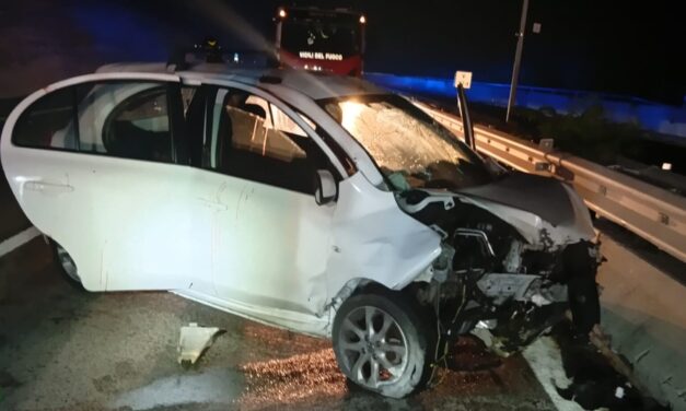 Paura sulla A14 a Tortoreto, quattro ragazzi feriti nella notte