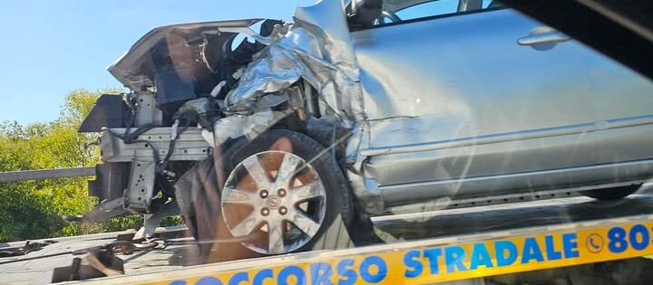 Scontro sulla rampa dell’A14 a Roseto: feriti lievi