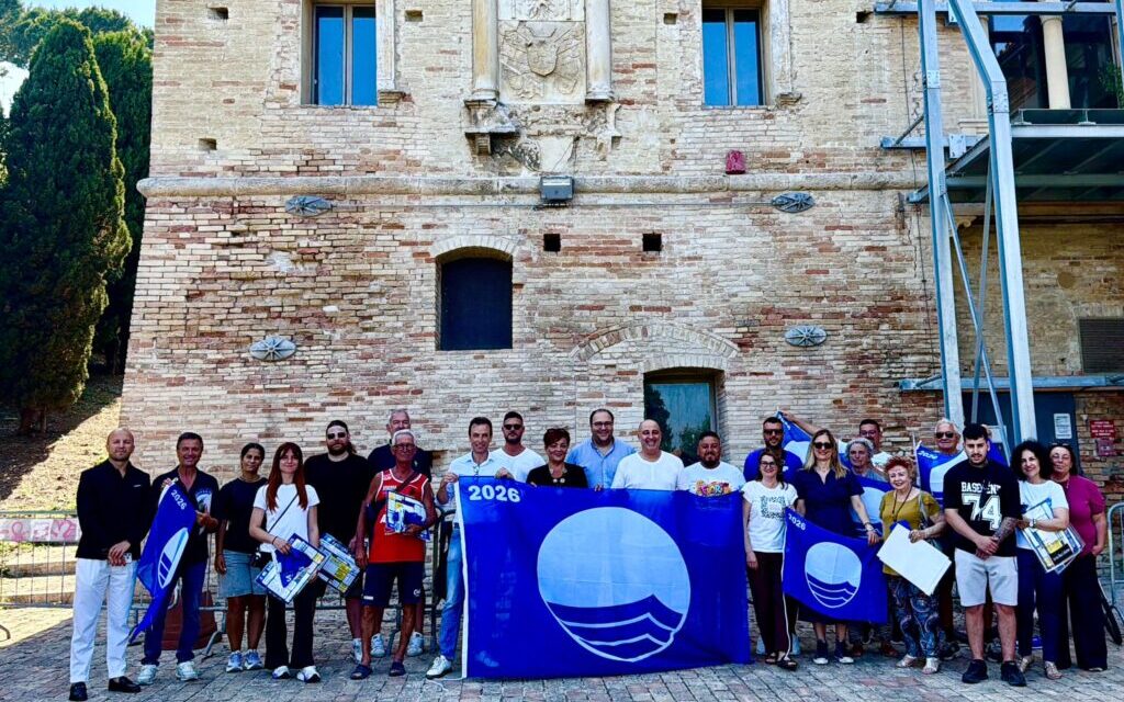 Martinsicuro festeggia la Bandiera Blu 2026 alla Torre Carlo V