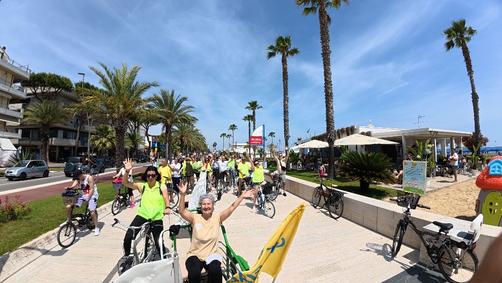 Roseto e Pineto, grande partecipazione alla pedalata costiera